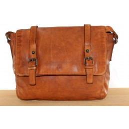 GIANNI CONTI - Sac gibecière à rabat cuir vintage